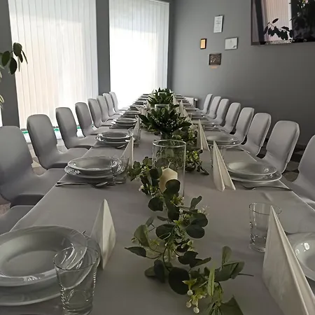 Akademia Tenisa Prawobrzeze بيت شباب